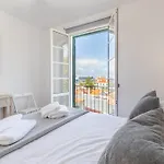 Pad With Harbor Views & Cool Aircon Bliss *