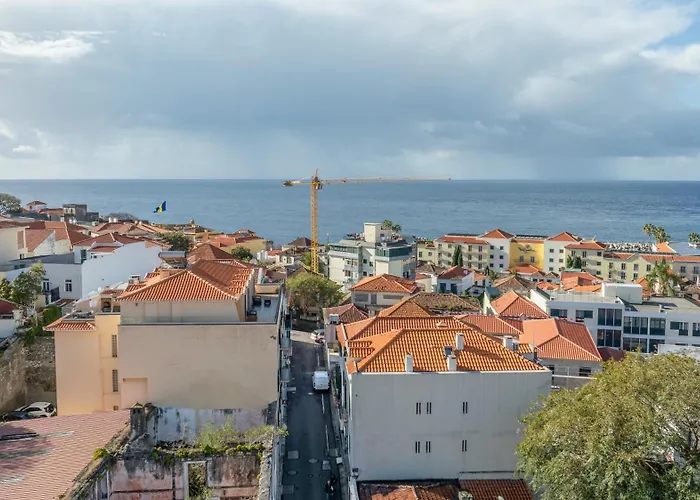 Pad With Harbor Views & Cool Aircon Bliss Funchal (Madeira)