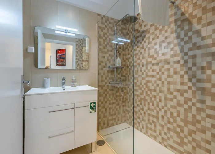 Apartamento Pad With Harbor Views & Cool Aircon Bliss *