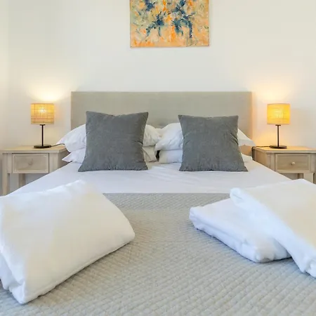 With Stunning Harbor View And Air Conditioning Unit Φουνκάλ