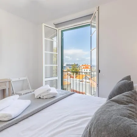 Pad With Harbor Views & Cool Aircon Bliss *