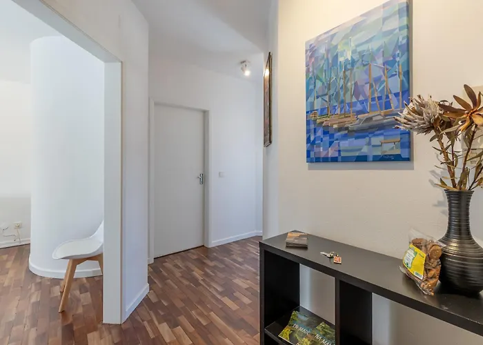 Pad With Harbor Views & Cool Aircon Bliss * Funchal (Madeira)